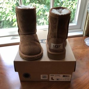 Toddler Uggs Chestnut size 6